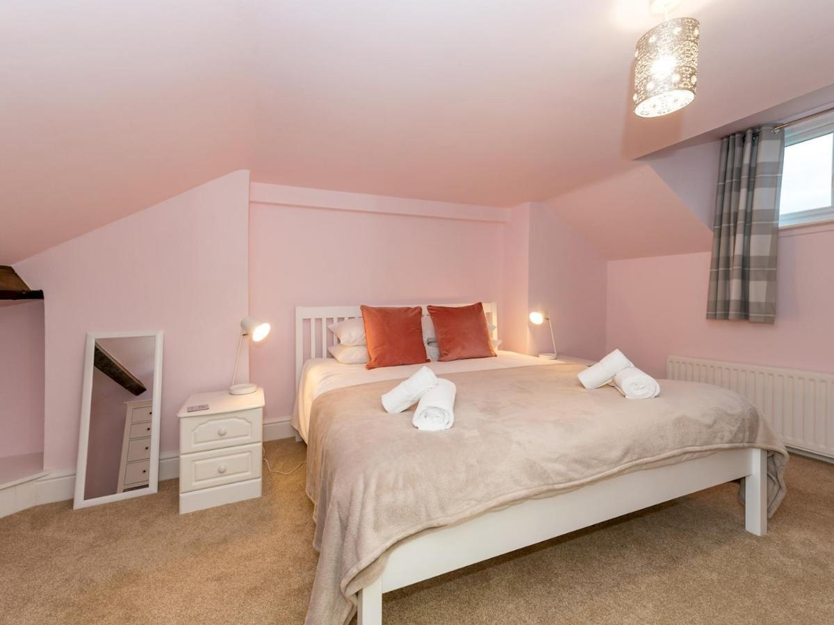 Pass The Keys 3 Storey Townhouse Shrewsbury Kültér fotó