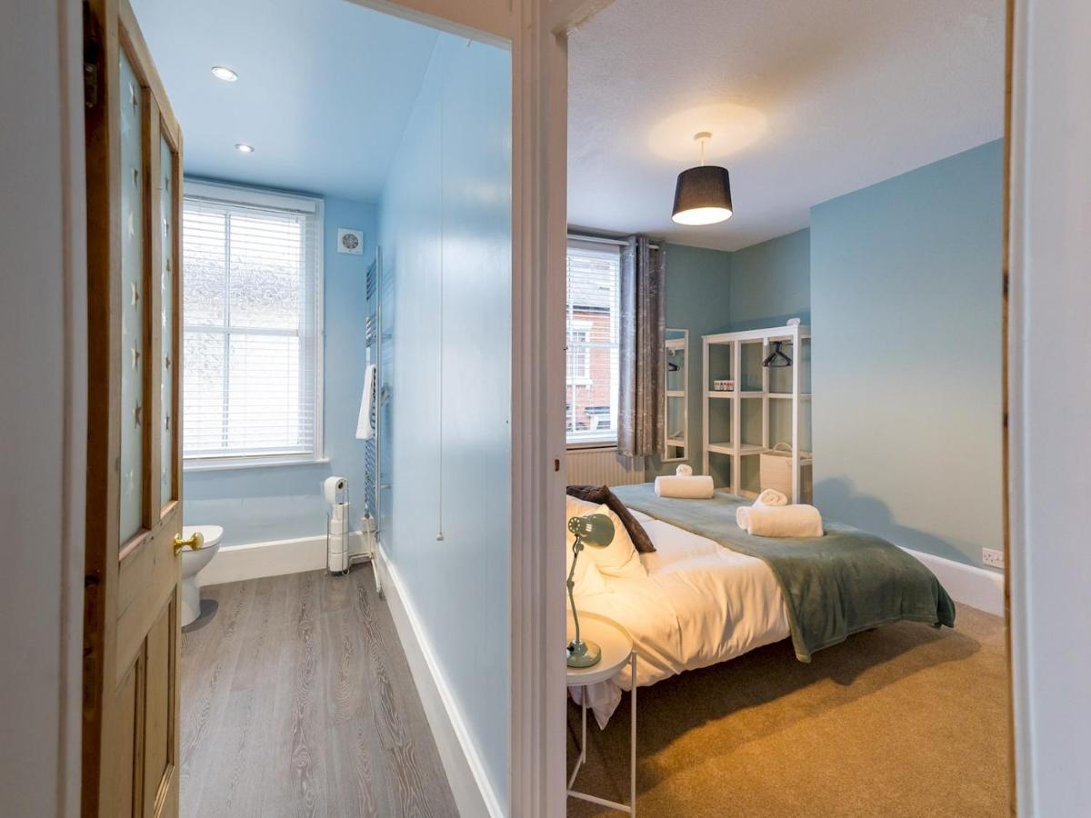 Pass The Keys 3 Storey Townhouse Shrewsbury Kültér fotó