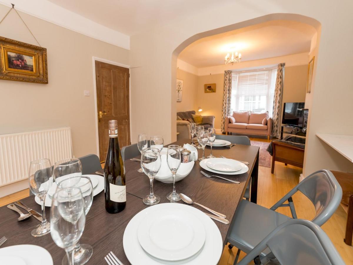 Pass The Keys 3 Storey Townhouse Shrewsbury Kültér fotó