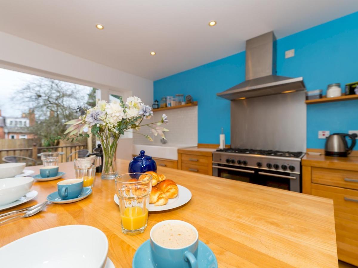 Pass The Keys 3 Storey Townhouse Shrewsbury Kültér fotó